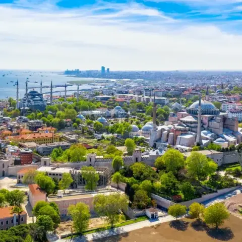 Discover the most prominent tourist attractions in Istanbul